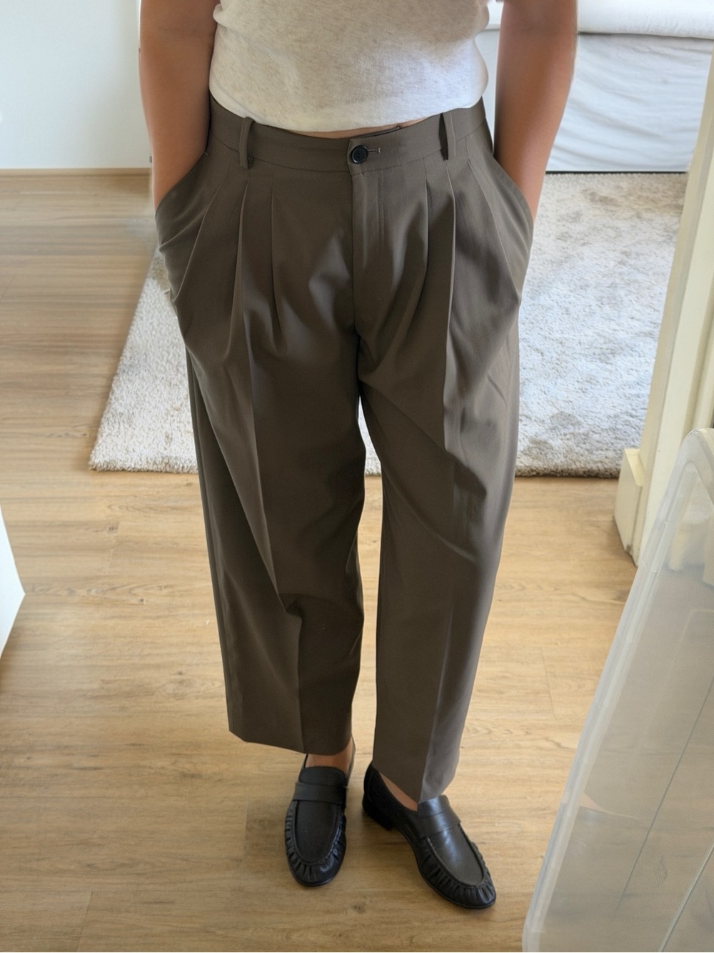 Cos pleated taupe cropped pants, size 10
